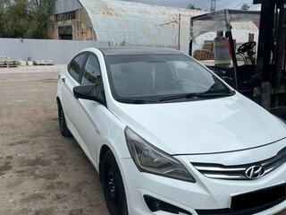 2015 Hyundai Solaris I Рестайлинг, белый, 700000 рублей, вид 5