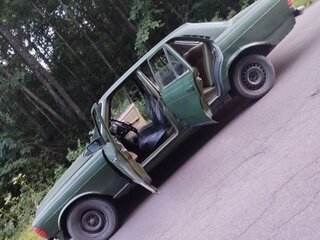 1982 Mercedes-Benz W123 240, зелёный, 80000 рублей, вид 3