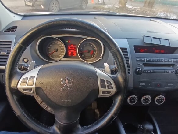 2008 Peugeot 4007, белый, 690000 рублей - вид 13