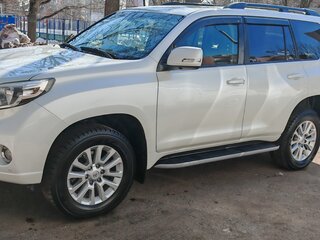 2015 Toyota Land Cruiser Prado 150 Series Рестайлинг 1, белый, 3700000 рублей, вид 3
