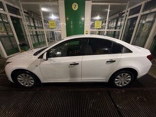 2011 Chevrolet Cruze I, белый, 600000 рублей, вид 4