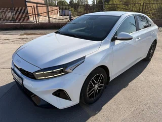 2021 Kia Cerato IV Рестайлинг, белый, 2250000 рублей, вид 2