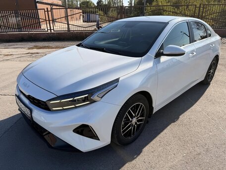 2021 Kia Cerato IV Рестайлинг, белый, 2075000 рублей, вид 1
