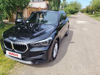 2020 BMW X1 20i xDrive II (F48) Рестайлинг, чёрный, 3200000 рублей, вид 1