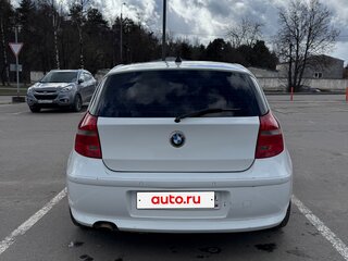 2010 BMW 1 серии 116i I (E81/E82/E87/E88) Рестайлинг, белый, 580000 рублей, вид 4