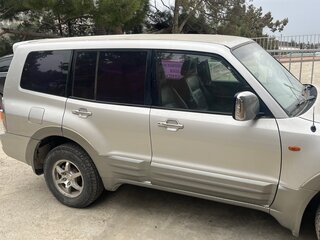2000 Mitsubishi Pajero III, серебристый, 950000 рублей, вид 2