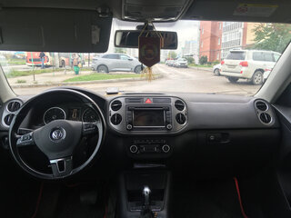 2011 Volkswagen Tiguan I, серебристый, 1000000 рублей, вид 4