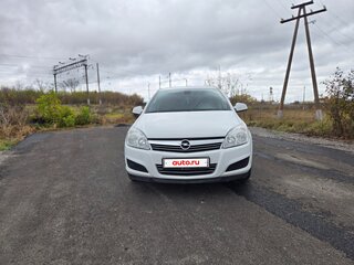 2011 Opel Astra H Рестайлинг, белый, 735000 рублей, вид 2