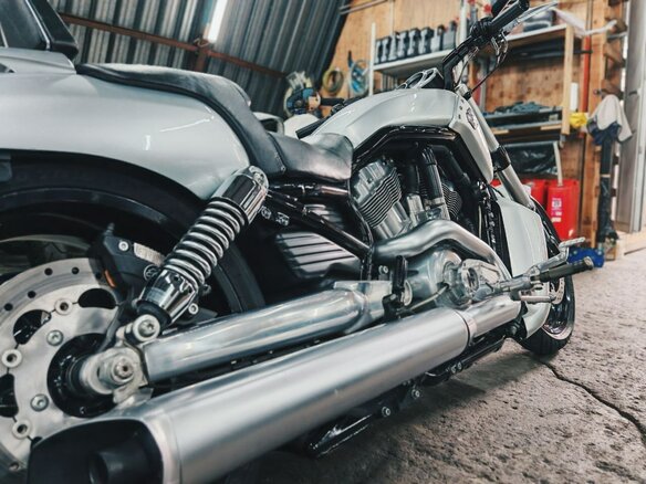 2009 Harley-Davidson V-Rod Muscle, серебристый, 1180000 рублей - вид 12