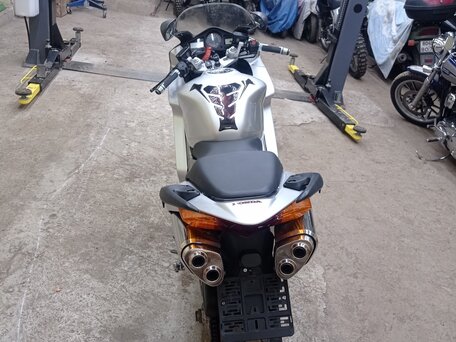 2003 Honda VFR 800, серебристый, 450000 рублей, вид 5