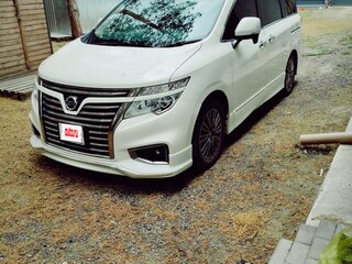 2018 Nissan Elgrand III (E52) Рестайлинг, белый, 2500000 рублей, вид 2