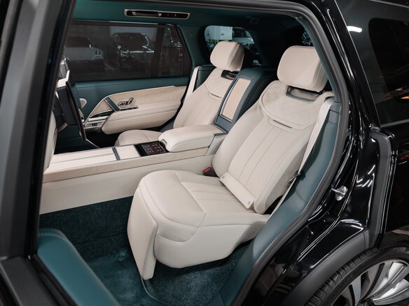 2025 Land Rover Range Rover P615 MHEV Long V, чёрный - вид 32