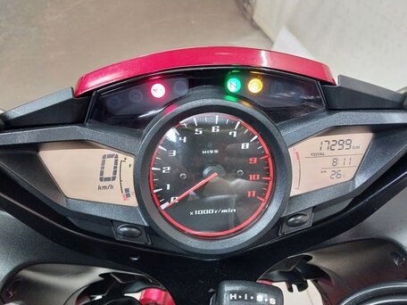 2010 Honda VFR 1200, красный, 749000 рублей, вид 5