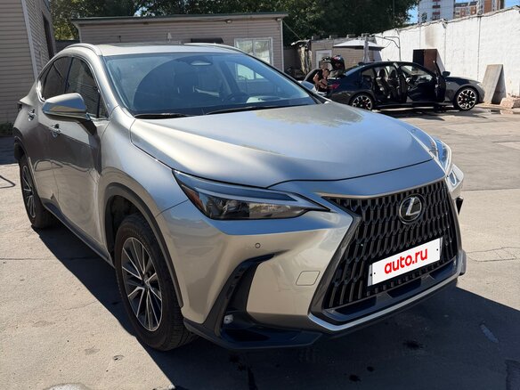 2021 Lexus NX 350 II, серый, 5200000 рублей - вид 4