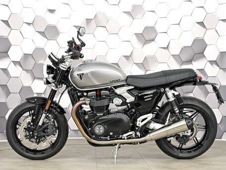 2026 Triumph Speed Twin, серебристый, 1699000 рублей, вид 4