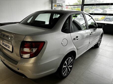 2026 Lada (ВАЗ) Granta I Рестайлинг, серебристый, 1238000 рублей, вид 3