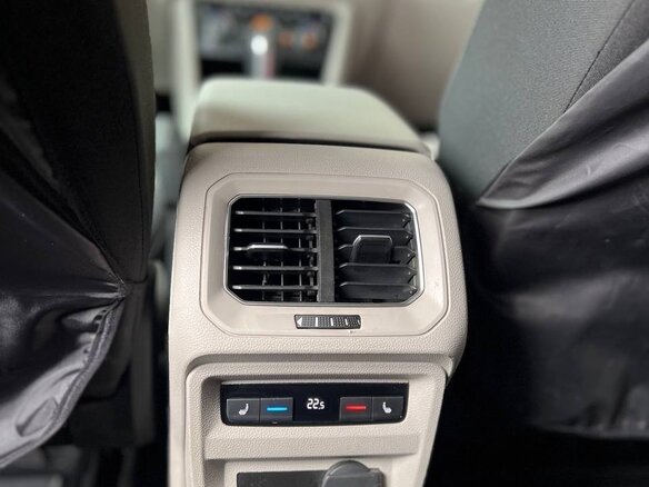 2017 Volkswagen Tiguan II, чёрный, 2235000 рублей - вид 10
