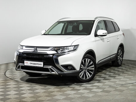 2019 Mitsubishi Outlander III Рестайлинг 3, белый, 2069700 рублей, вид 1