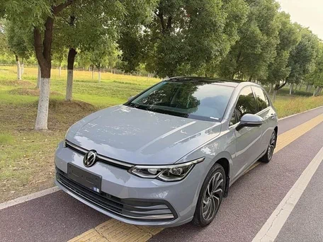 2022 Volkswagen Golf VIII, серый, 1950000 рублей, вид 1