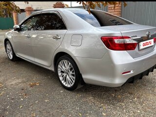 2013 Toyota Camry VII (XV50), серебристый, 1650000 рублей, вид 2
