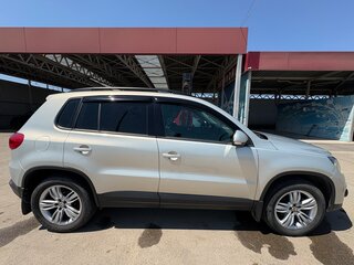 2011 Volkswagen Tiguan I Рестайлинг, серебристый, 980000 рублей, вид 3