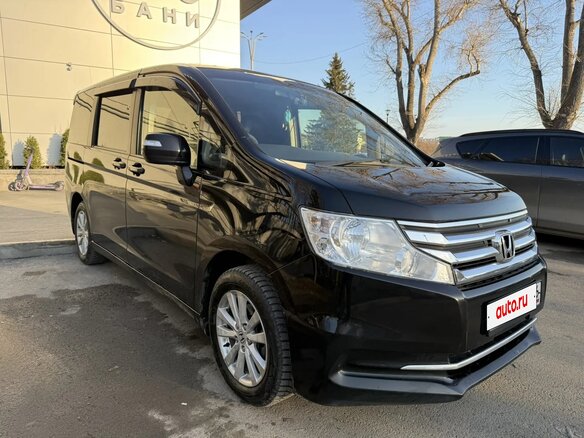 2014 Honda Stepwgn IV Рестайлинг, чёрный, 1499990 рублей