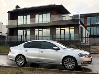 2011 Volkswagen Passat B7, серебристый, 800000 рублей, вид 2