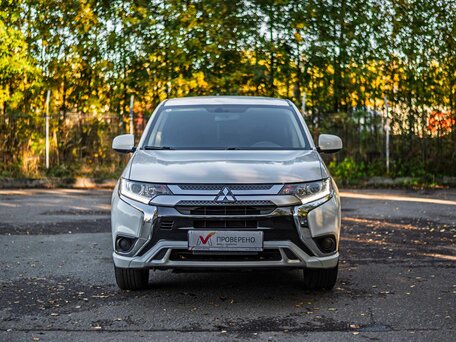 2022 Mitsubishi Outlander III Рестайлинг 3, белый, 2150000 рублей, вид 3