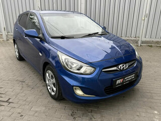 2011 Hyundai Solaris I, синий, 645000 рублей, вид 3