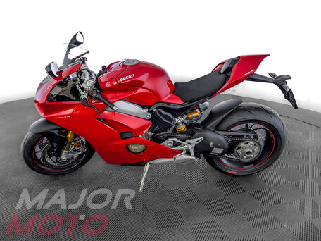 2018 Ducati Panigale V4, красный, 1549000 рублей, вид 4