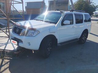 2011 Nissan Pathfinder III Рестайлинг, белый, 1750000 рублей, вид 1