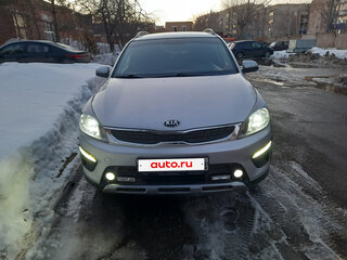2019 Kia Rio X-Line IV, серебристый, 1700000 рублей, вид 2