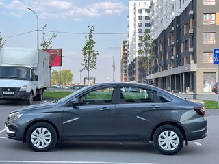 2024 Lada (ВАЗ) Vesta I Рестайлинг (NG), серебристый, 1199000 рублей, вид 3