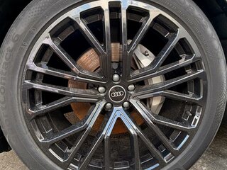 2025 Audi Q8 55 TFSI I (4M) Рестайлинг, чёрный, 17250000 рублей, вид 4