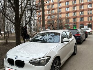 2013 BMW 1 серии 116i II (F20/F21), белый, 970000 рублей, вид 1