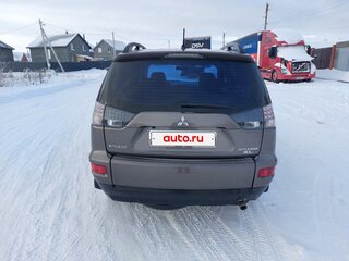 2011 Mitsubishi Outlander II Рестайлинг, коричневый, 1050000 рублей, вид 5