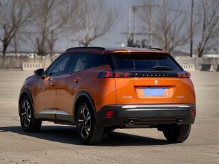 2022 Peugeot 2008 II, оранжевый, 1465000 рублей, вид 4