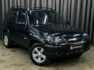 2017 Chevrolet Niva I Рестайлинг, чёрный, 749900 рублей, вид 3