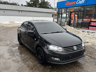 2016 Volkswagen Polo V Рестайлинг, чёрный, 850000 рублей, вид 3