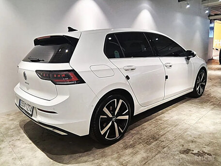2025 Volkswagen Golf VIII Рестайлинг, белый, 3400000 рублей, вид 3