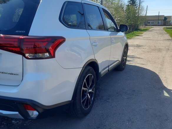 2016 Mitsubishi Outlander III Рестайлинг 2, белый, 1699000 рублей - вид 1
