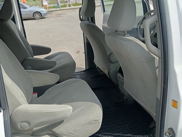 2010 Toyota Sienna III, белый, 1800000 рублей - вид 23