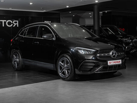 2025 Mercedes-Benz GLA 250 II (H247) Рестайлинг, чёрный, 6888000 рублей, вид 3