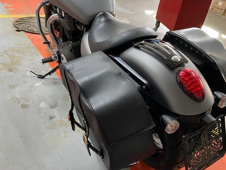 2013 Triumph Thunderbird Storm, серый, 900000 рублей, вид 4
