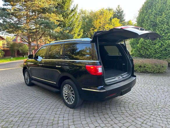 2018 Lincoln Navigator IV, чёрный, 6500000 рублей - вид 9