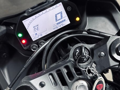2020 Yamaha YZF-R3, чёрный, 590000 рублей, вид 5