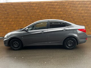 2012 Hyundai Solaris I, чёрный, 900000 рублей, вид 4