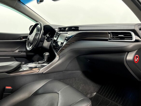 2019 Toyota Camry VIII (XV70), белый, 2360000 рублей - вид 11