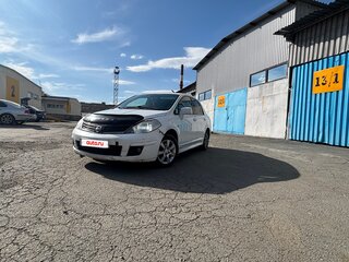 2013 Nissan Tiida I Рестайлинг, белый, 300000 рублей, вид 1
