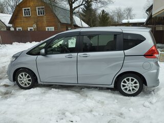 2018 Honda Freed+ II, серый, 1500000 рублей, вид 5
